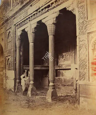 Samuel Bourne (Photographer), Carved stone pillars in the old palace of Jehangir; The Jahangiri Mahal, Agra Fort, 1865, Antiquarian Photograph