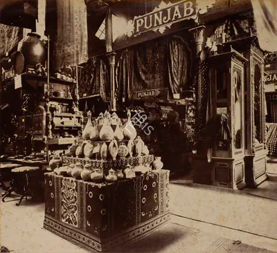 Shew Shankar Narayan (Photographer), The Punjab Court to the East of the Central Passage, 1883, Antiquarian Photograph