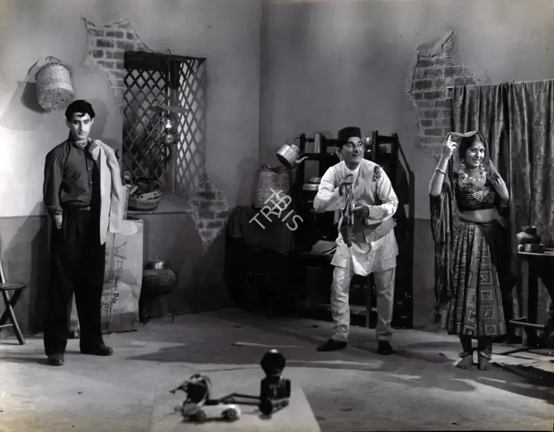 Sohrab Modi (Producer), Mera Ghar Mere Bachchay, 1960, Photographic Still