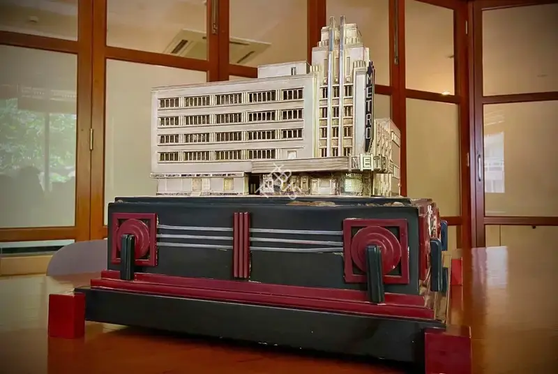 Hemant Chaturvedi (Photographer), Chaturvedi, Hemant (Photographer), Metro Cinema, Bombay | Maquette, Maquette