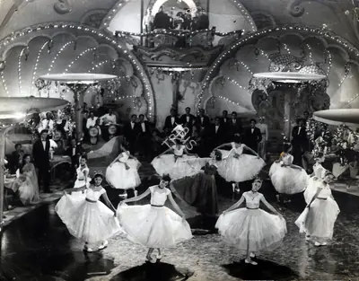 Radhu Karmakar (Cinematographer), Shree 420, 1955, Photographic Still