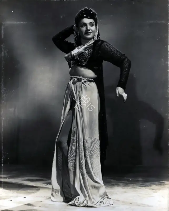 Jayant Desai (Director), Hazaar Raten, 1953, Photographic Still