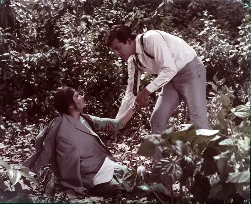 Rajni Desai (Producer), Sachaa Jhutha, 1970, Photographic Still