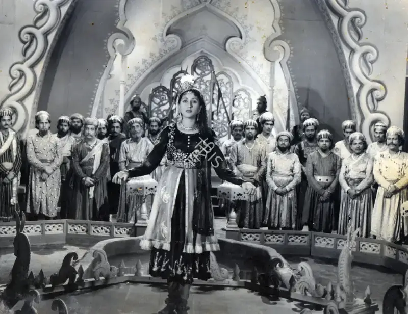 Nandlal Jashwantlal (Director), Anarkali, 1953, Photographic Still