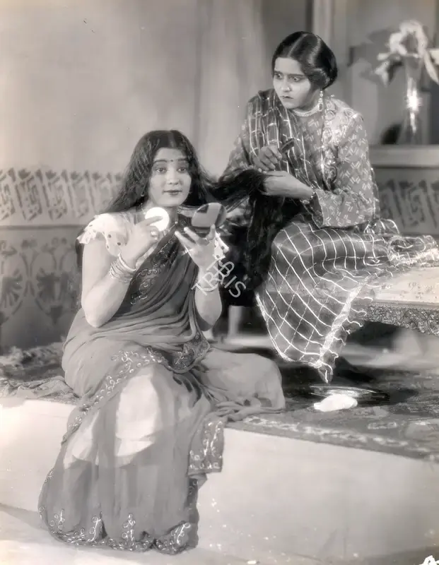 Moti B. Gidwani (Director), Do Aurate, 1937, Photographic Still