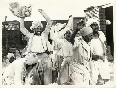 Govind Nihalani (Cinematographer), Manthan, 1976, Photographic Still