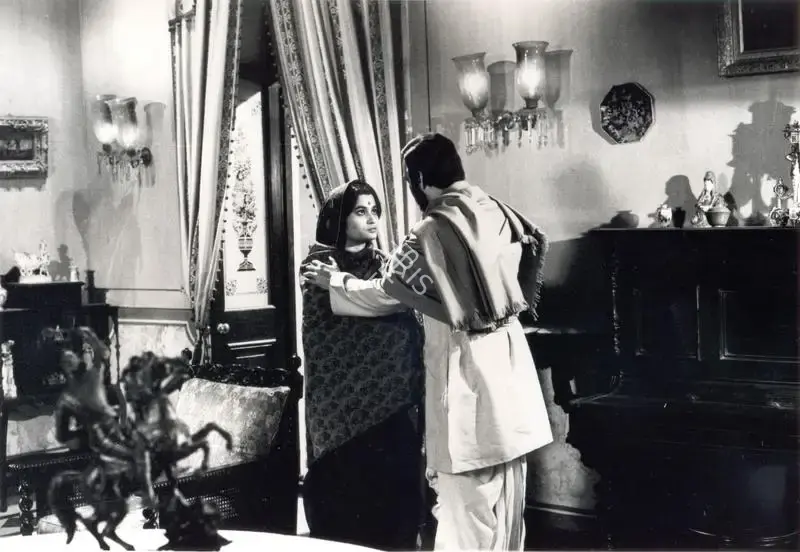 Soumendu Roy (Cinematographer), Ghare Baire, 1985, Photographic Still