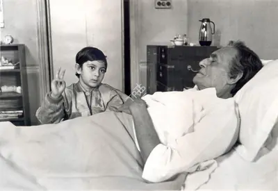 Barun Raha (Cinematographer), Shakha Proshakha, 1991, Photographic Still