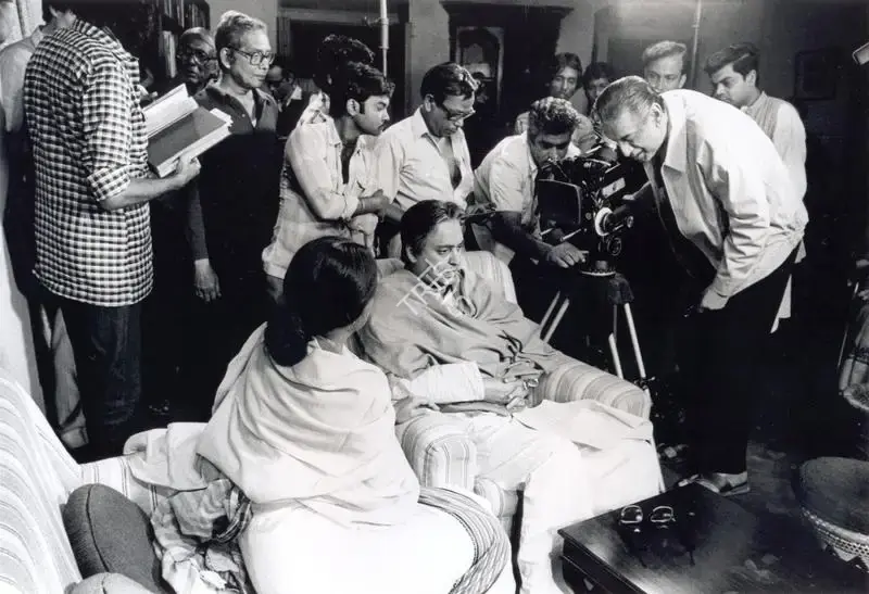 Nemai Ghosh (Still Photographer), Ganashatru, 1990, Working Still