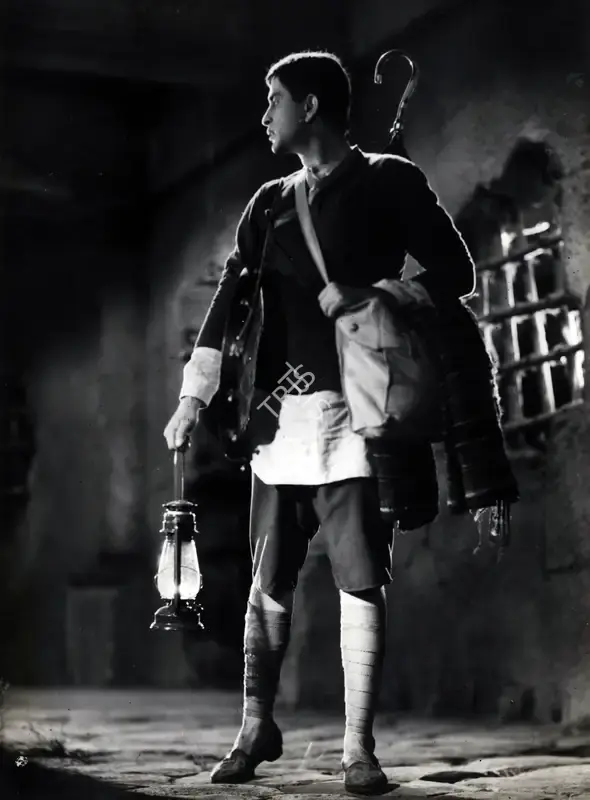 Radhu Karmakar (Cinematographer), Jis Desh Men Ganga Behti Hai, 1960, Photographic Still