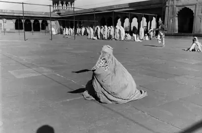 Henri Cartier-Bresson (Photographer), A Muslim devotee prays at Jama Masjid, 1948, Contemporary Photograph