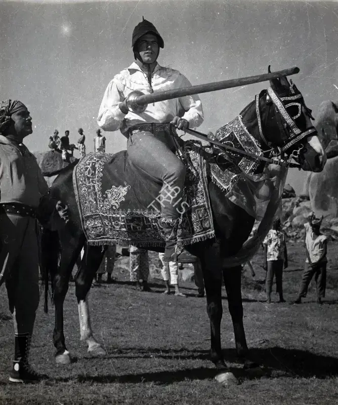 Raj Kumar Kohli (Producer), Lootera, 1965, Photographic Still