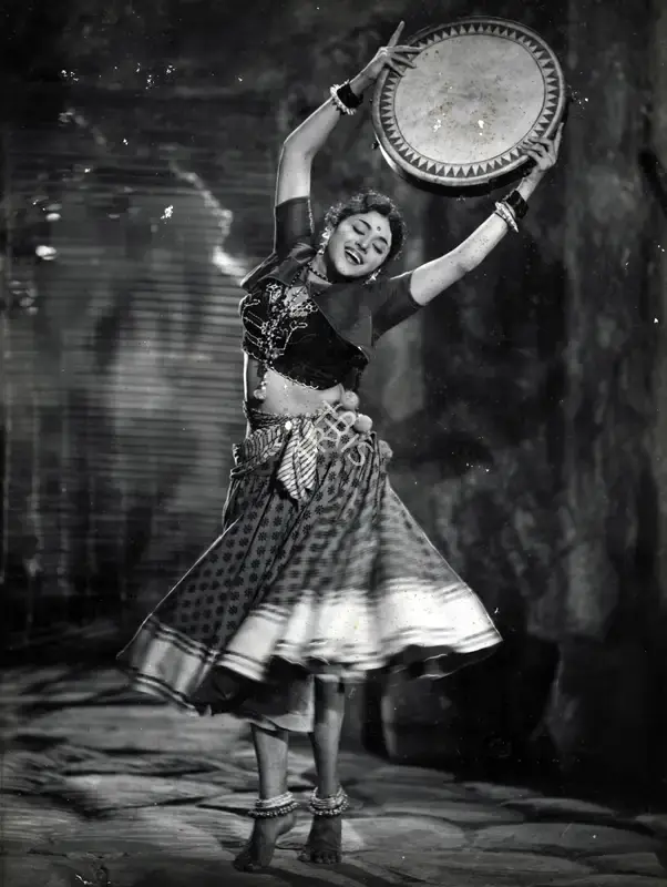 Radhu Karmakar (Cinematographer), Jis Desh Men Ganga Behti Hai, 1960, Photographic Still