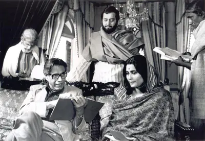 Nemai Ghosh (Still Photographer), Ghare Baire, 1985, Working Still
