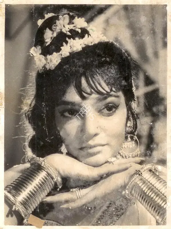 K.H. Kapadia (Cinematographer), Hare Kanch Ki Chooriyan, 1967, Photographic Still