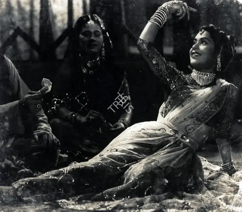 Aga Hasham (Cinematographer), Duniya Jhukti Hai, 1960, Photographic Still