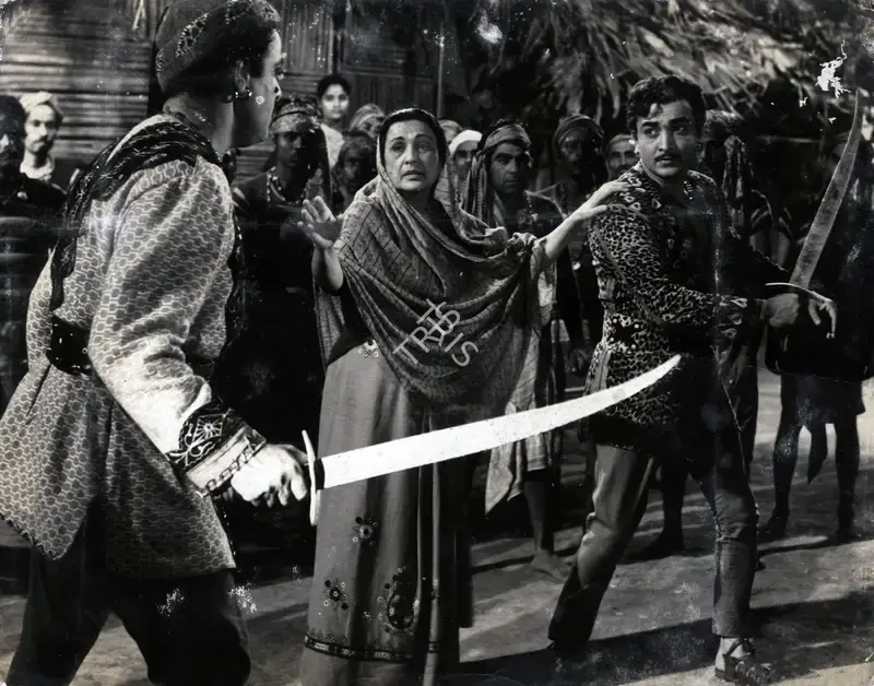 Bhagwan (Director), Shola Jo Bhadke, 1961, Photographic Still