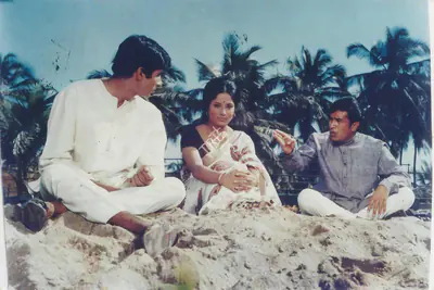 Jaywant Pathare (Cinematographer), Anand, 1970, Photographic Still