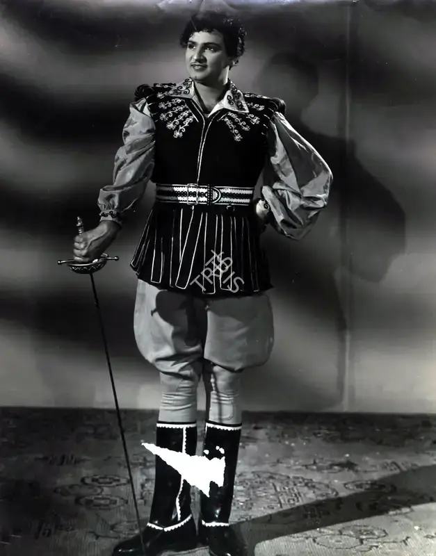 Jaswant Jhaveri (Director), Riyasat, 1955, Photographic Still
