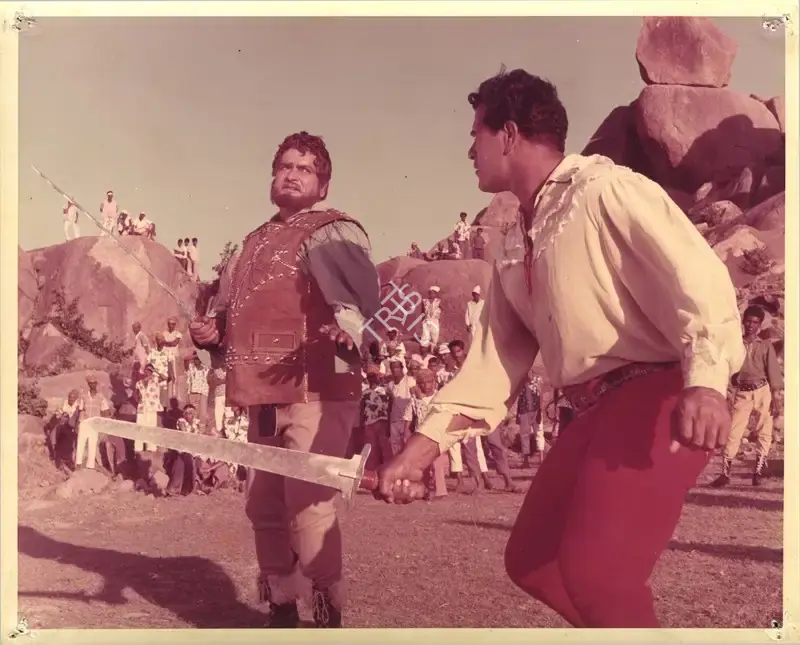 Raj Kumar Kohli (Producer), Lootera, 1965, Photographic Still