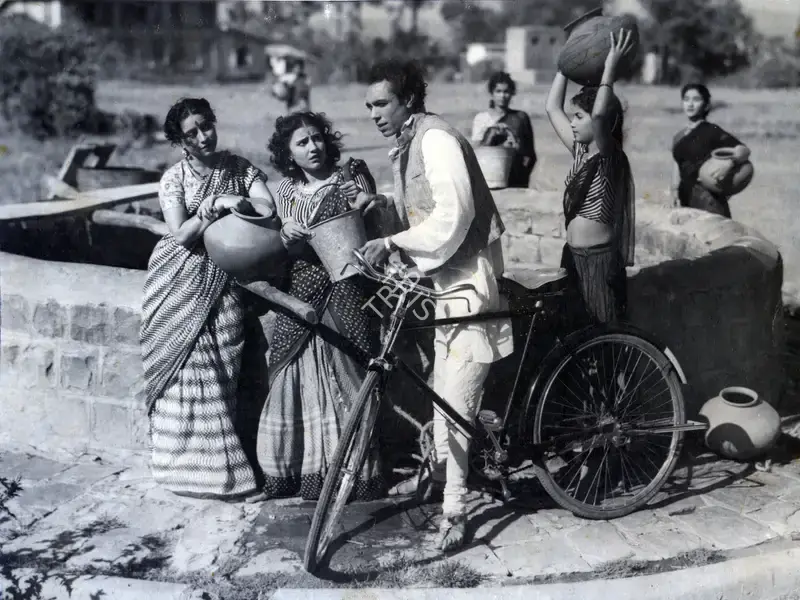 Kishore Sahu (Producer), Bijli, 1950, Photographic Still