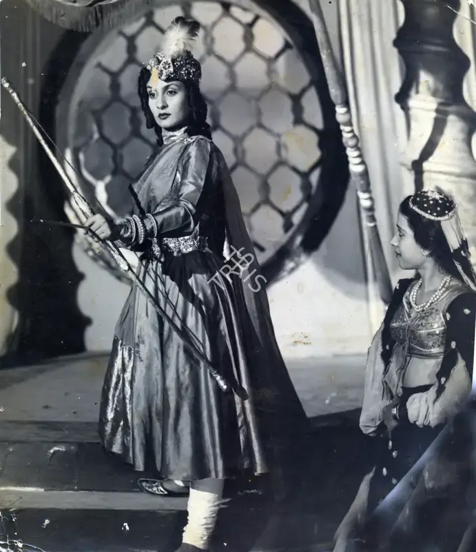 Nakshab (Director), Nagma, 1953, Photographic Still