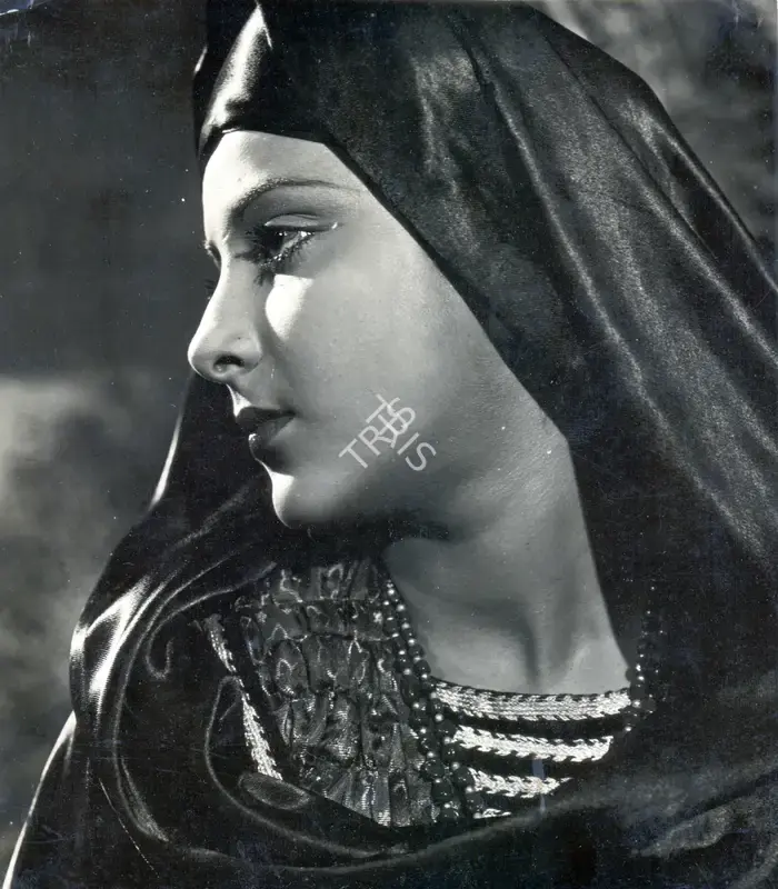 Faredoon A. Irani (Cinematographer), Humayun, 1945, Photographic Still