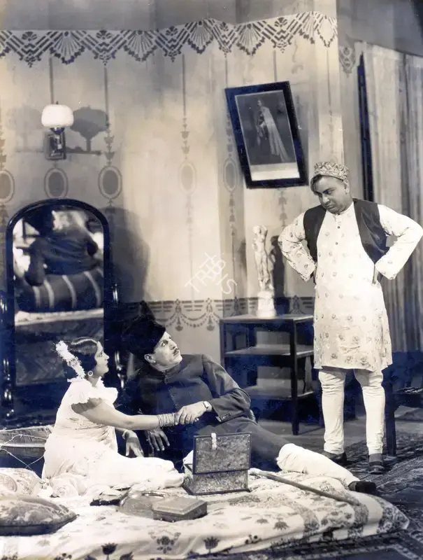 Moti B. Gidwani (Director), Do Aurate, 1937, Photographic Still
