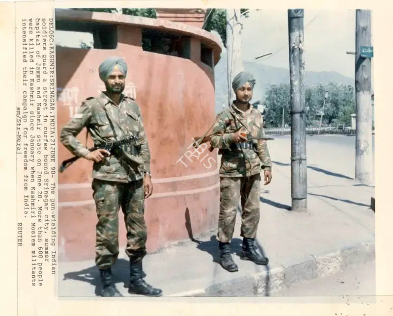 Meraj (Photographer), Del06C: Kashmir: Srinagar, India: 21June90, 1990, Contemporary Photograph