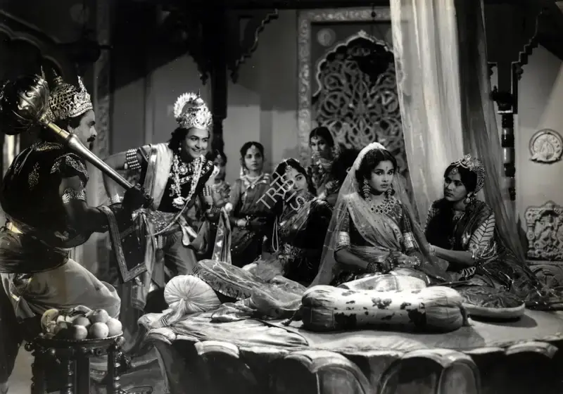 Anant Wadadeker (Cinematographer), Subhadra Haran, 1963, Photographic Still