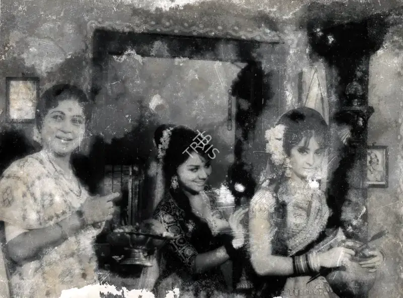 Faredoon A. Irani (Cinematographer), Gopi, 1970, Photographic Still