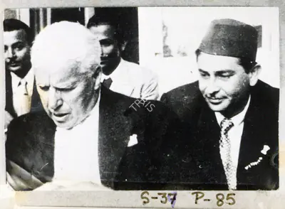 Unknown (Photographer). Charlie Chaplin photographed with Raj Kapoor in 1950s | Photographic Still | CinemaEducation | 00440362