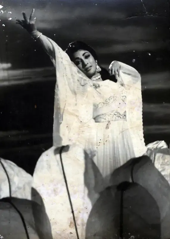 P. John (Cinematographer), Apne Huye Paraye, 1964, Photographic Still