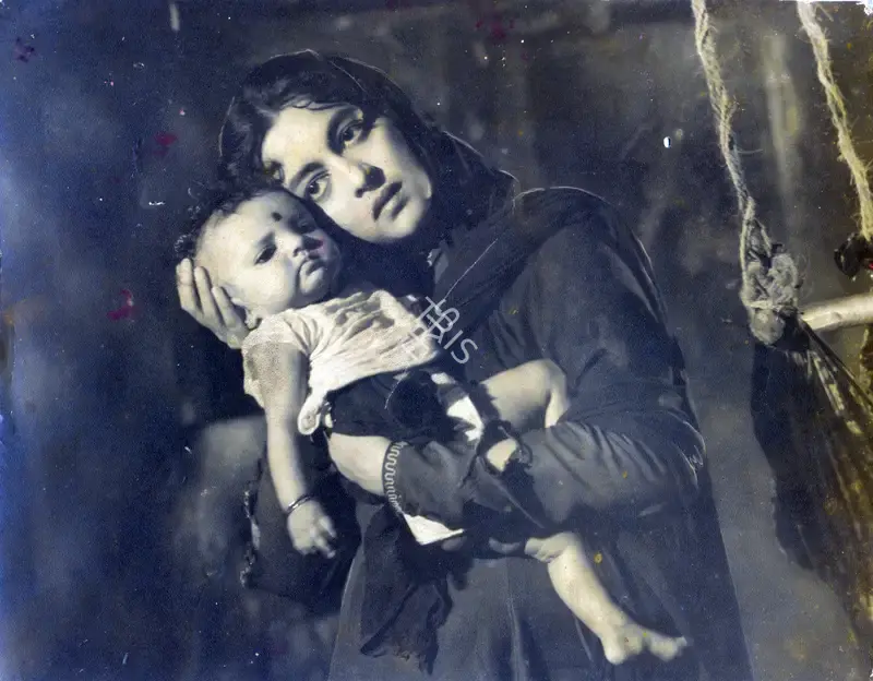 Dhirubhai Desai (Director), Maa Ke Ansoo, 1959, Photographic Still