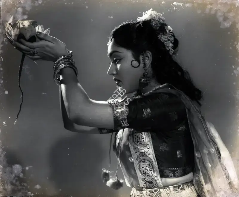 Bipin Gajjar (Cinematographer), Patrani, 1956, Photographic Still