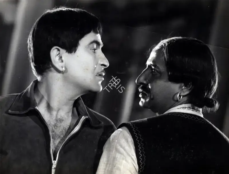 Radhu Karmakar (Cinematographer), Jis Desh Men Ganga Behti Hai, 1960, Photographic Still