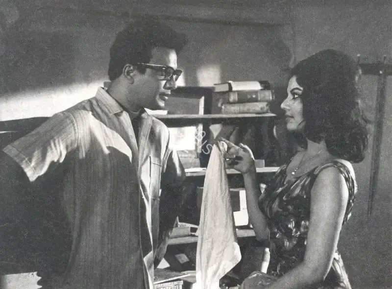 Soumendu Roy (Cinematographer), Chidiakhana, 1967, Photographic Still