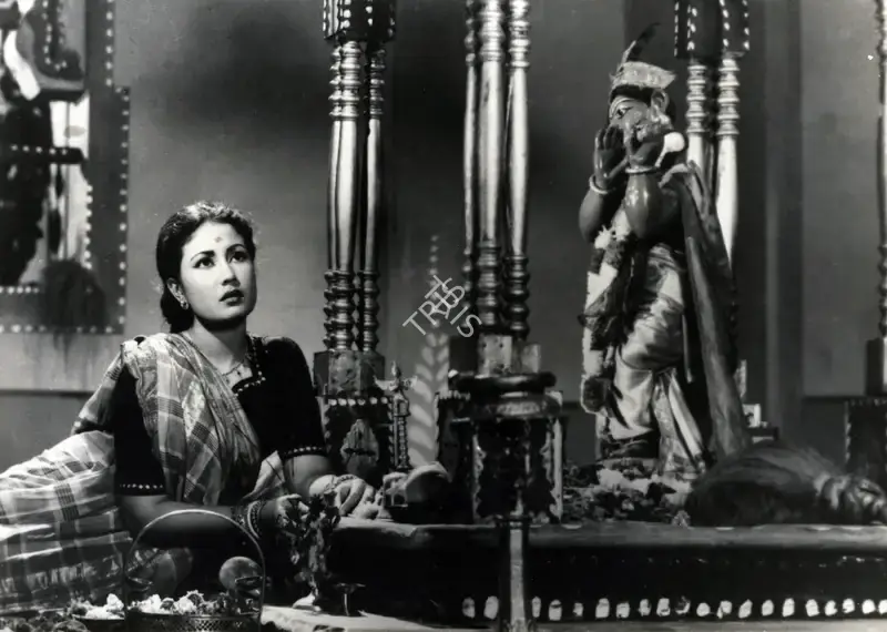 Sudhin Majumdar (Cinematographer), Bandhan, 1956, Photographic Still