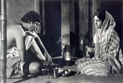 Soumendu Roy (Cinematographer), Ashani Sanket, 1973, Photographic Still