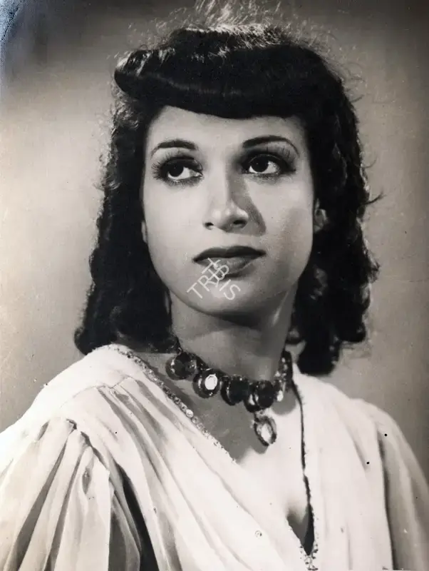 Amiya Chakravarty (Director), Shahenshah, 1953, Photographic Still