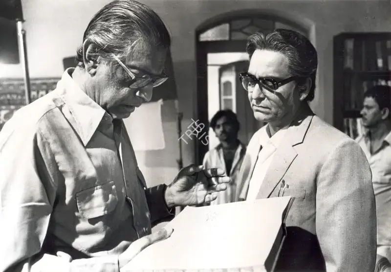 Nemai Ghosh (Still Photographer), Ganashatru, 1990, Working Still