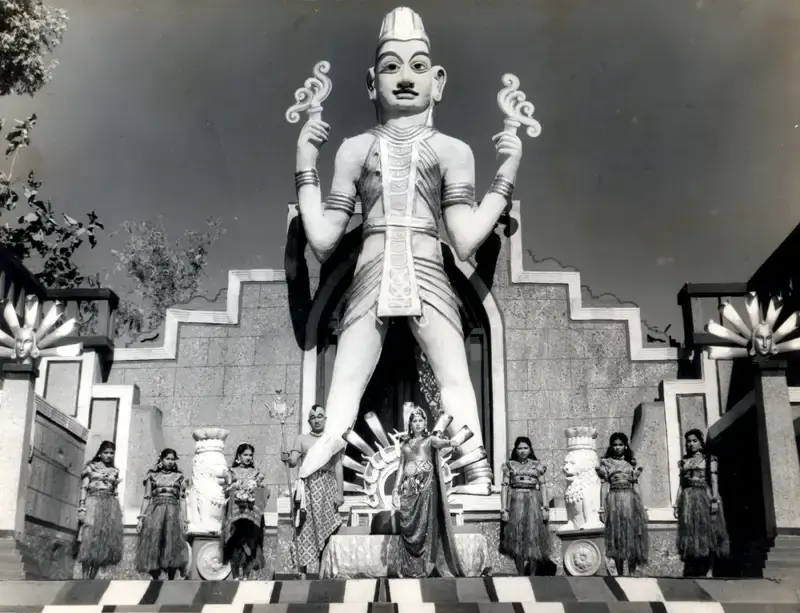 Anant Wadadeker (Cinematographer), Zimbo, 1958, Photographic Still