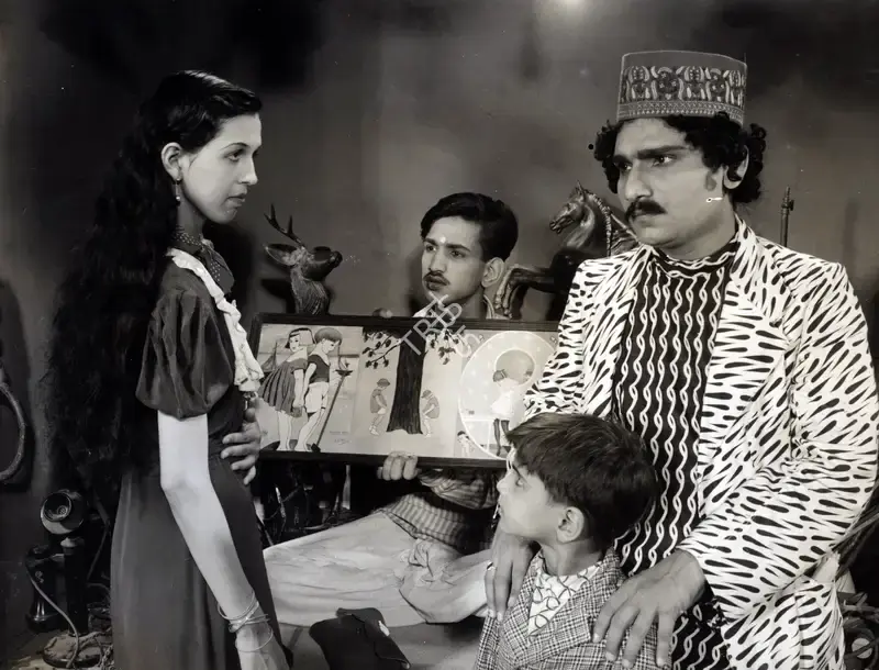 Vithaldas Panchotia (Director), Taqdeer Ki Tope, 1939, Photographic Still