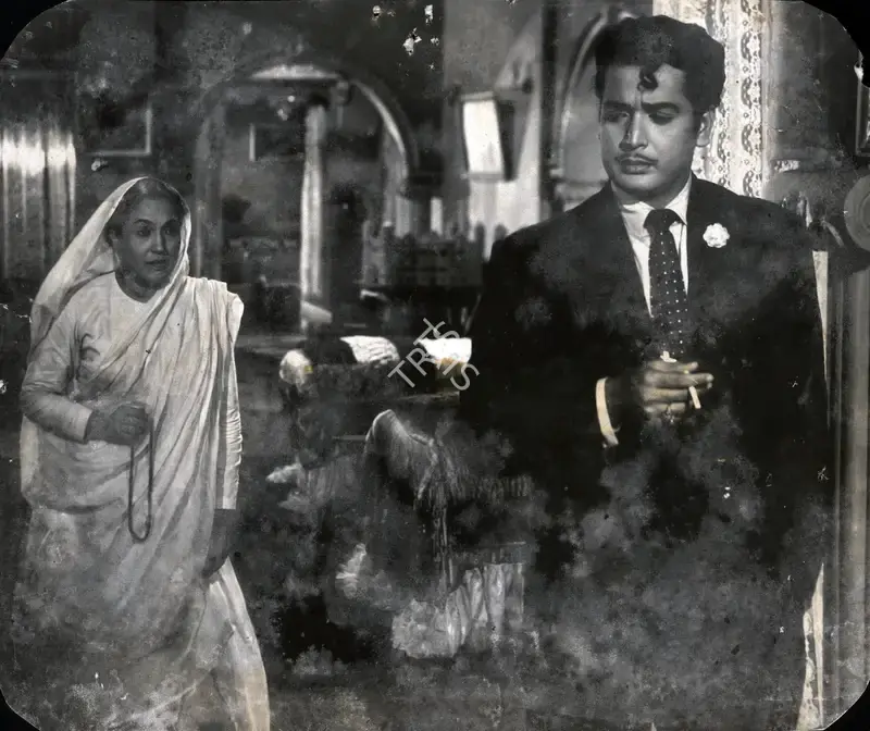 Hemanta Mukherjee (Producer), Kohraa, 1964, Photographic Still