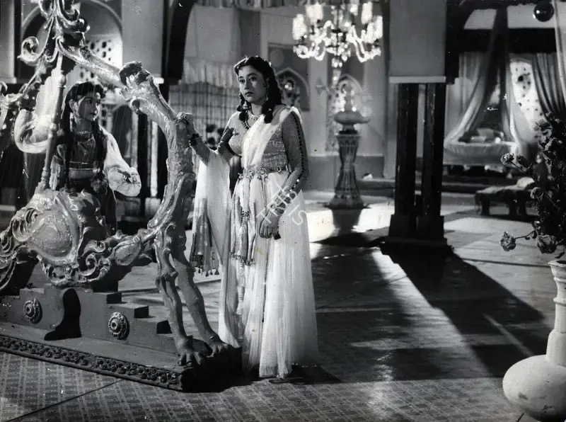 Raman B. Desai (Director), Hum Bhi Kuchh Kam Nahin, 1958, Photographic Still