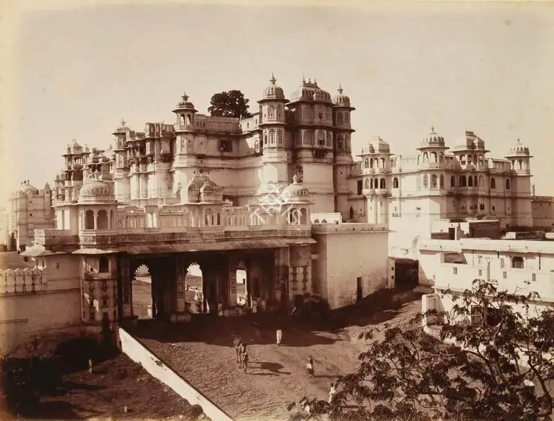 Lala Deen Dayal (Photographer), Palace and triple gate Odeypur, 1890, Antiquarian Photograph