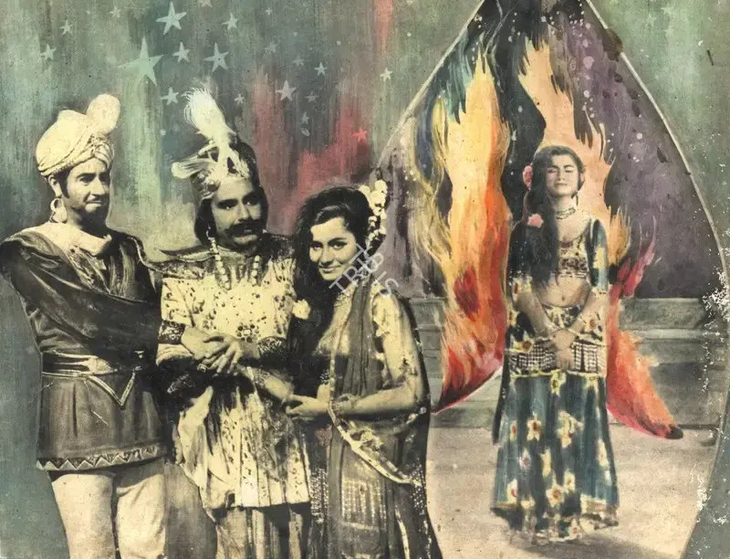 Anant Wadadeker (Cinematographer), Saat Sawal, 1971, Photographic Still