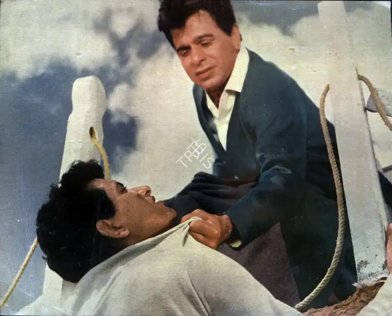 Faredoon A. Irani (Cinematographer), Aadmi, 1968, Photographic Still