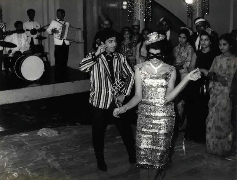 Apurba Bhattacharjee (Cinematographer), Bheegee Raat, 1965, Photographic Still