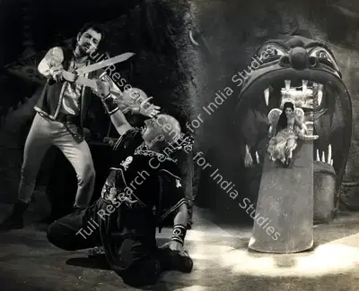 Anant Wadadeker (Cinematographer), Saat Sawal, 1971, Photographic Still